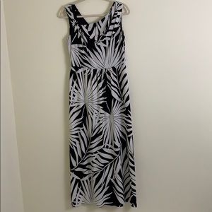 Maxi Dress Black and White Tropical leaves